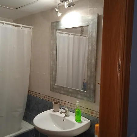 Apartment Alquilo Con Bano Compartido Y Cocina Compartida *